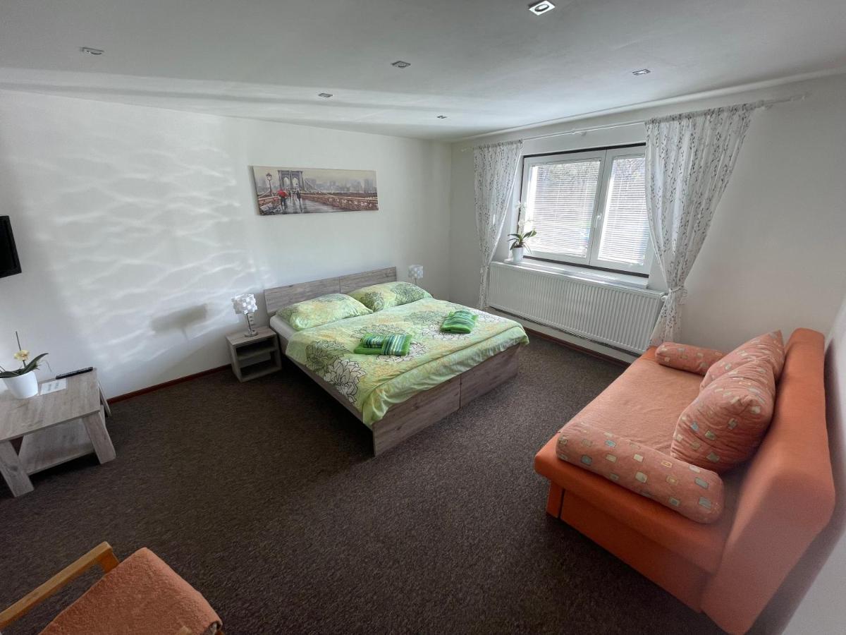Apartmany Pri Zvonici オラフスキー・ポドザモク エクステリア 写真